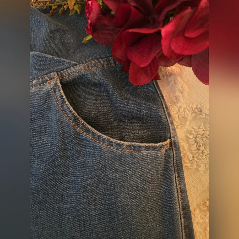 Womens' Wide Leg Jeans - Picture 6 of 10